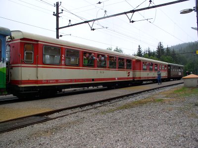 Fr�hliches Winken in G�sing