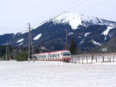 4090 bei der Ausfahrt aus Mariazell