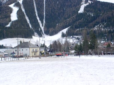 1099 011 bei der Ausfahrt aus Mariazell