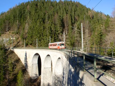 5090 004 auf dem Saugrabeviadukt