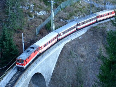 2095 auf dem Klausgrabenviadukt