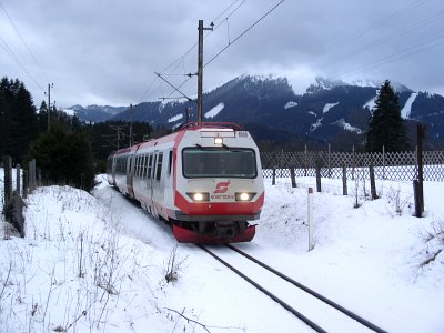 4090 bei der Einfahrt in Mariazell