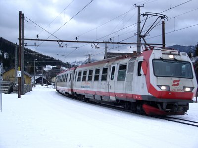 4090 bei der Ausfahrt aus Mariazell
