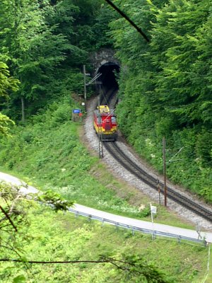 OBW bei der Einfahrt in den Stettenriegeltunnel