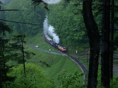 1099 010 und Mh6 auf der mittleren Trasse beim Stettenriegeltunnel