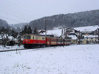 1099 014 bei der Ausfahrt aus Rabenstein