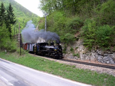Mh6 bei der Ausfahrt aus Schwarzenbach a/d Pielach