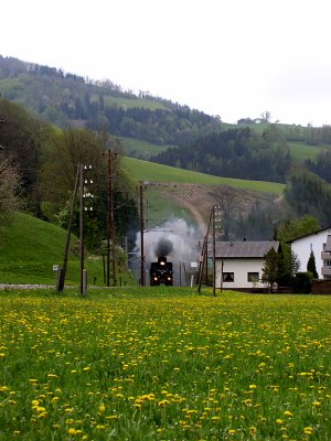 Mh6 bei der Ausfahrt aus Frankenfels