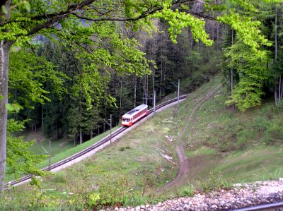 5090 016 auf der mittleren Trasse vor dem Stettenriegeltunnel