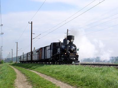 Mh6 mit Panoramic 760 auf der Geraden zwischen Schwadorf und Ober Grafendorf