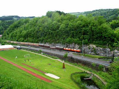 2 1099er kurz vor dem Bahnhof Frankenfels